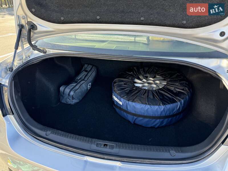 Седан Mazda 6 2012 в Киеве