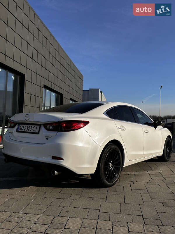 Седан Mazda 6 2015 в Тячеве