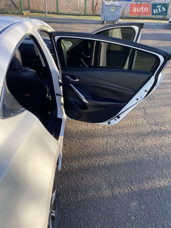 Седан Mazda 6 2014 в Заліщиках