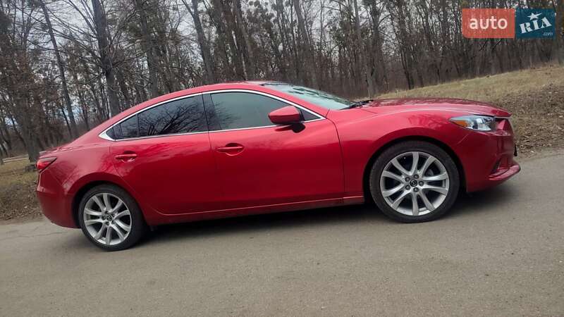 Седан Mazda 6 2015 в Чугуеве