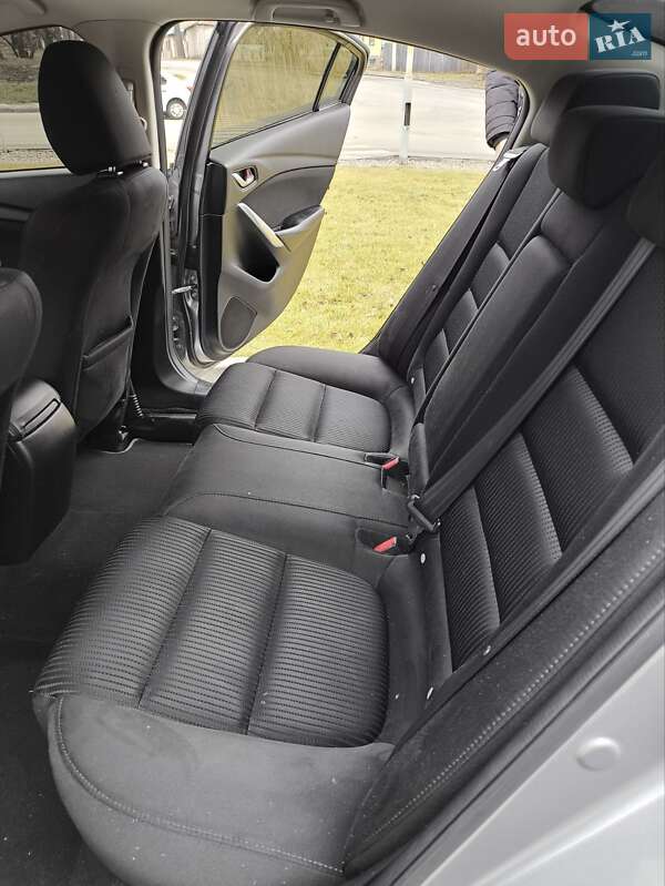 Седан Mazda 6 2014 в Днепре