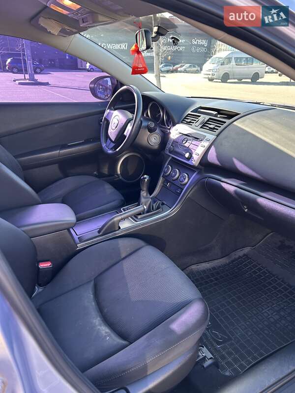 Седан Mazda 6 2009 в Карловке