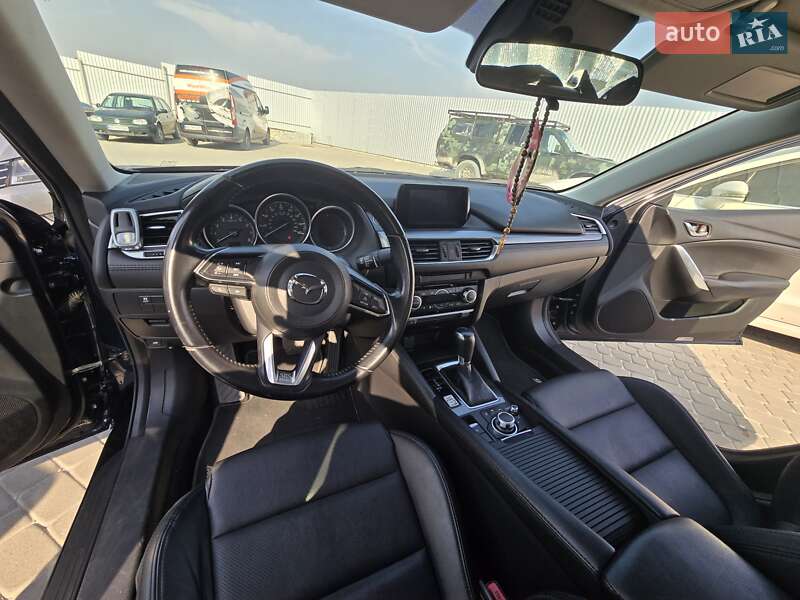 Седан Mazda 6 2016 в Тернополе