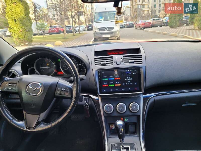 Седан Mazda 6 2011 в Бучі