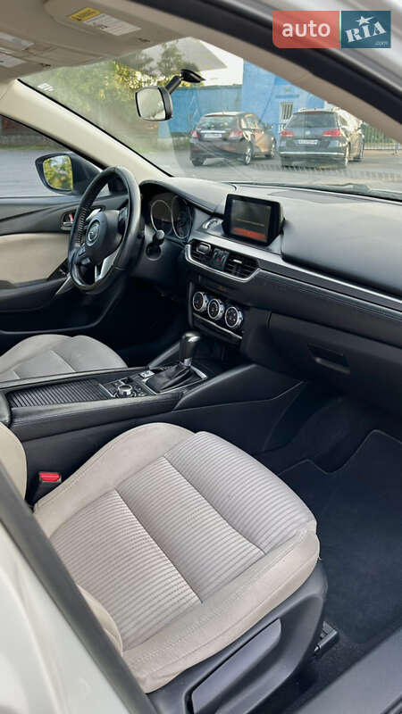 Седан Mazda 6 2015 в Ужгороді