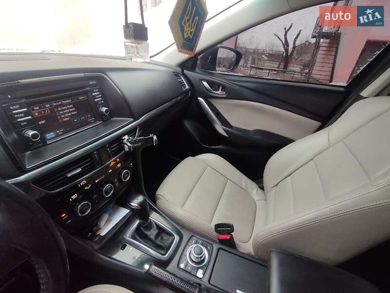 Седан Mazda 6 2014 в Львові