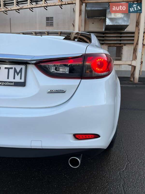 Седан Mazda 6 2014 в Кривом Роге
