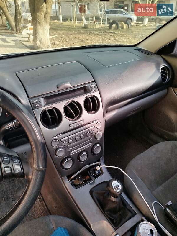 Седан Mazda 6 2003 в Синельниково