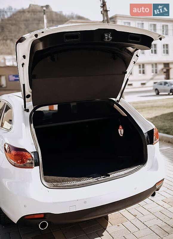 Универсал Mazda 6 2014 в Хусте