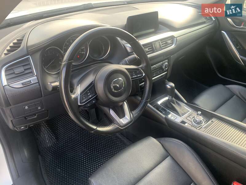 Седан Mazda 6 2016 в Каменец-Подольском