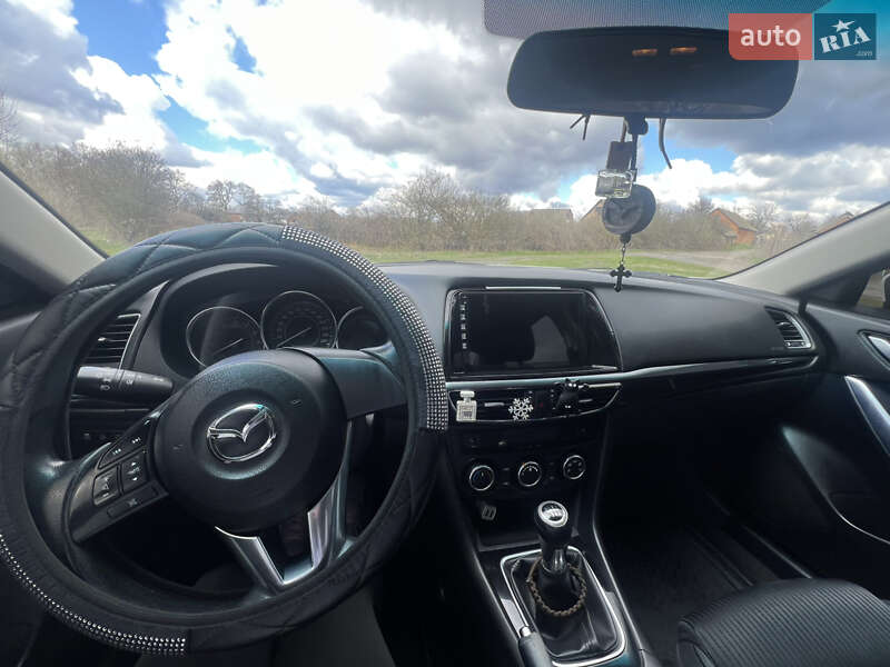 Седан Mazda 6 2013 в Лохвице