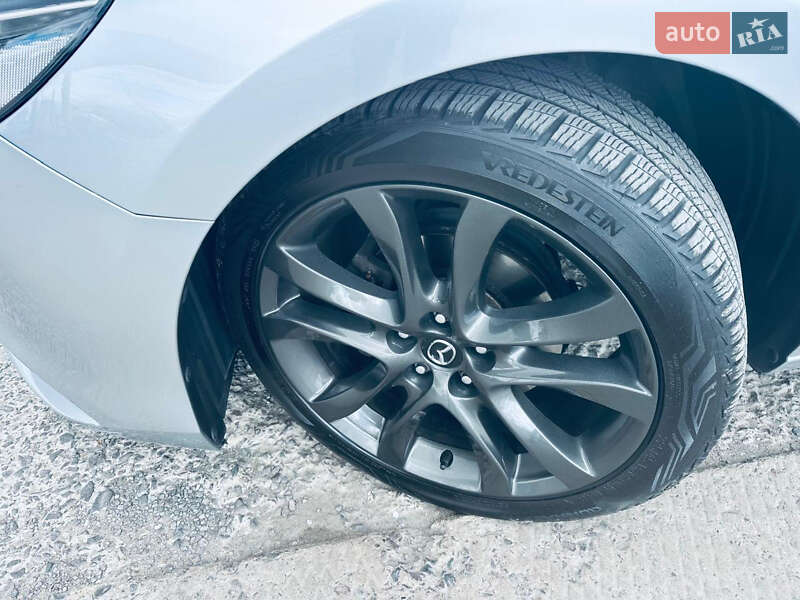 Седан Mazda 6 2016 в Ужгороді