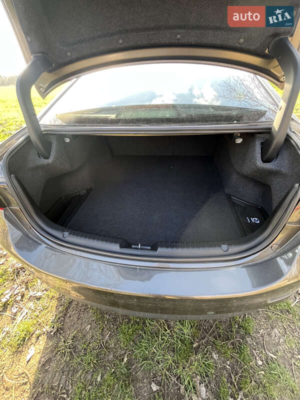 Седан Mazda 6 2017 в Киеве