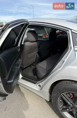 Седан Mazda 6 2011 в 