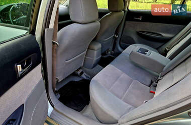 Седан Mazda 6 2004 в 