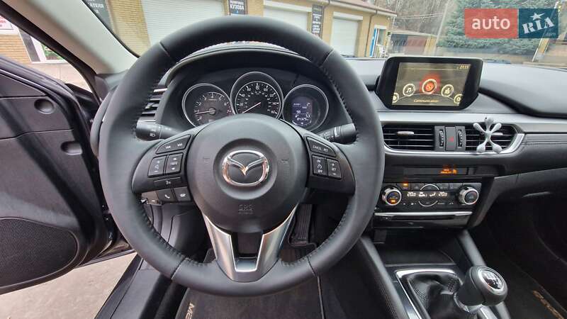 Седан Mazda 6 2016 в Днепре