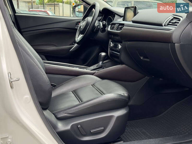 Седан Mazda 6 2016 в Киеве