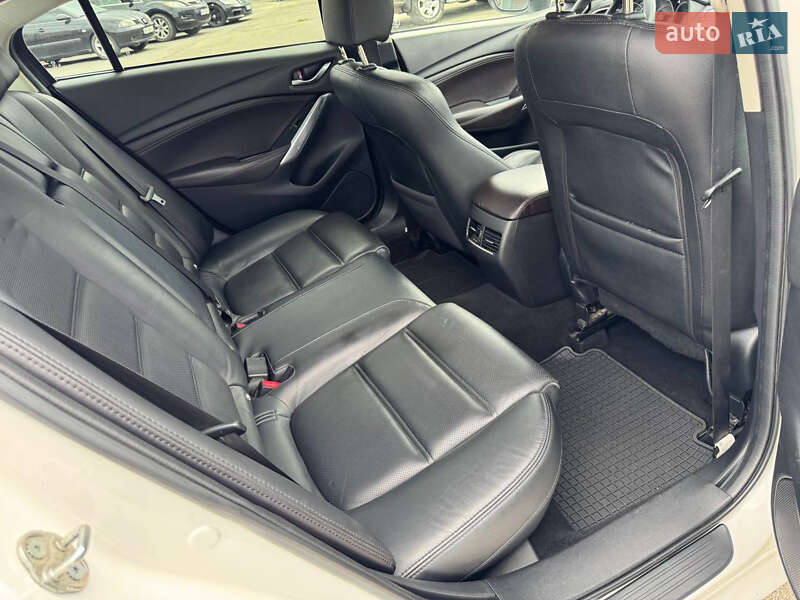 Седан Mazda 6 2016 в Киеве