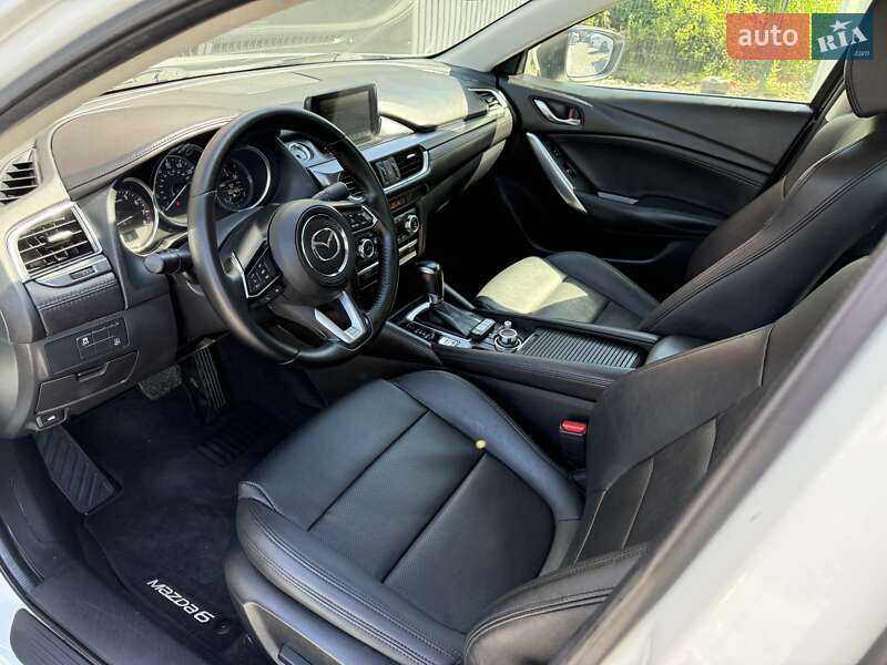 Седан Mazda 6 2017 в Львові