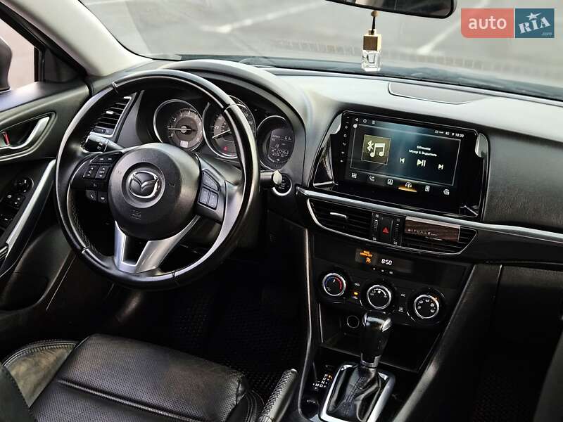 Седан Mazda 6 2014 в Ровно