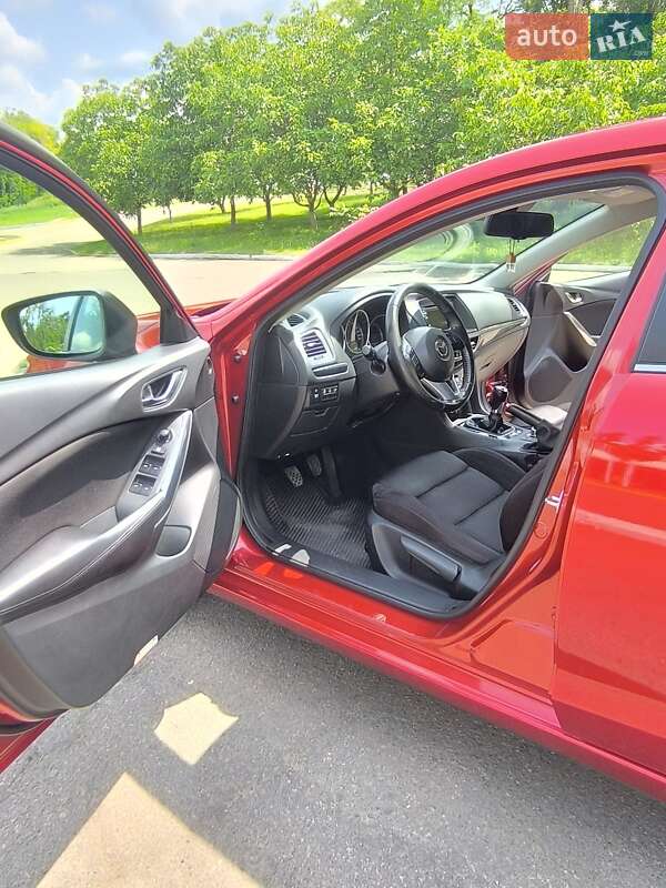 Седан Mazda 6 2014 в Южноукраинске