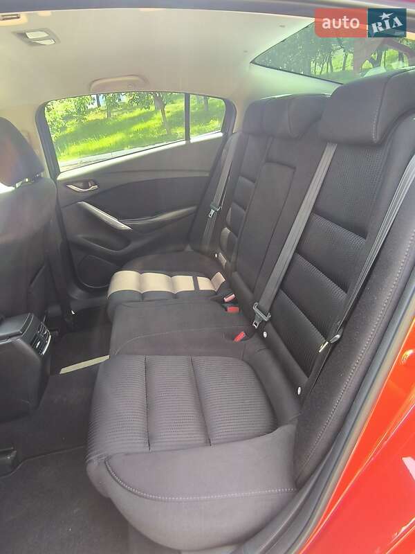 Седан Mazda 6 2014 в Южноукраинске