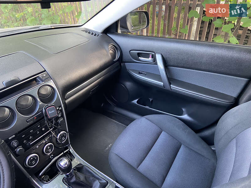 Седан Mazda 6 2006 в Гнивани