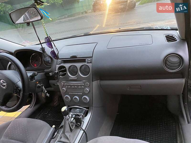 Седан Mazda 6 2005 в Обухове