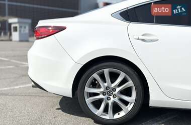 Седан Mazda 6 2015 в 
