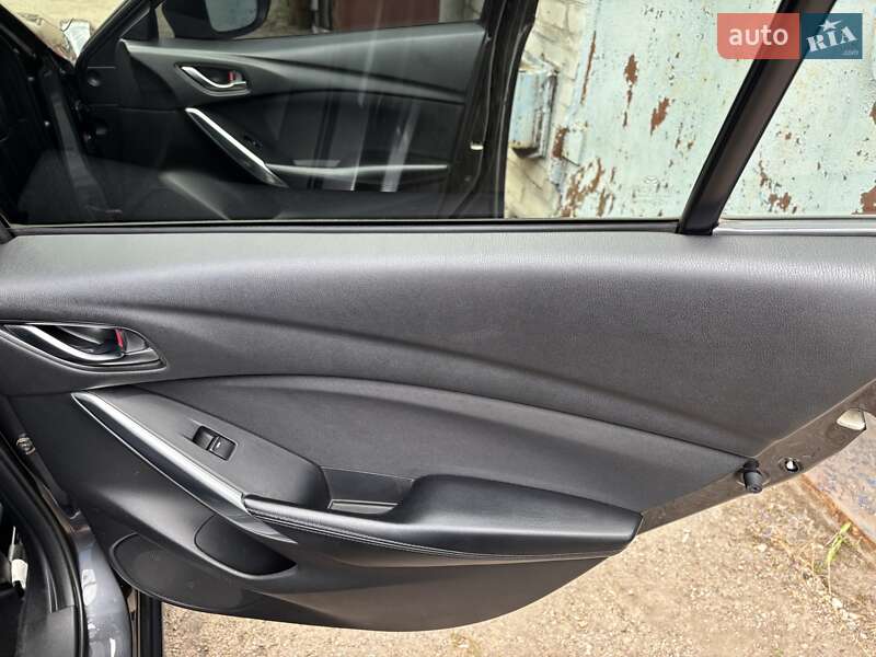 Седан Mazda 6 2014 в Запорожье