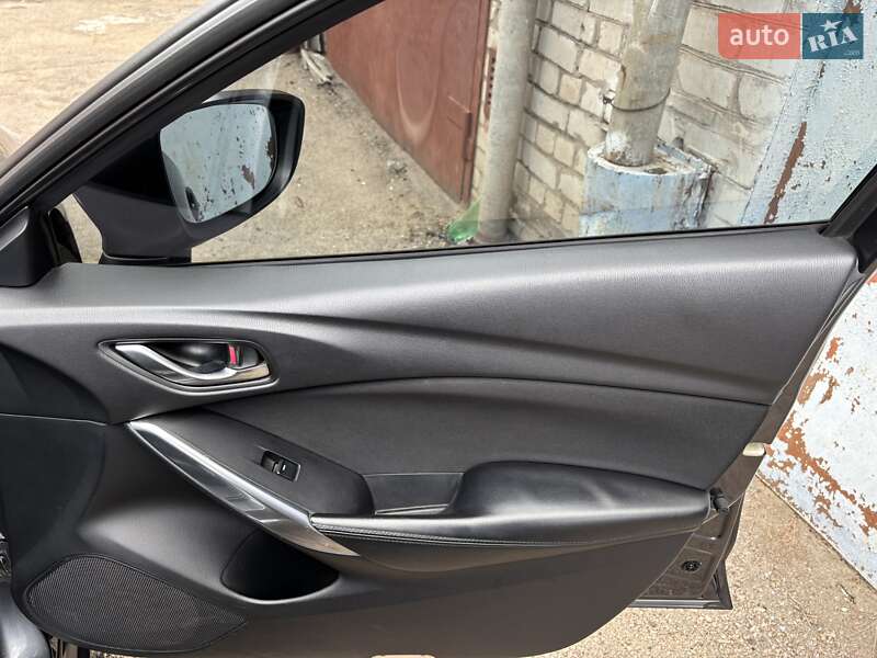 Седан Mazda 6 2014 в Запорожье