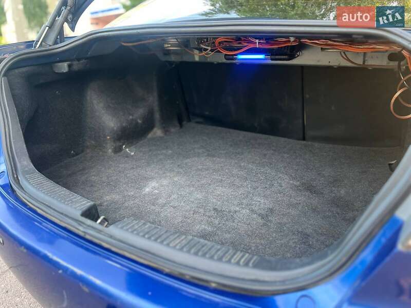 Седан Mazda 6 2003 в Бучі
