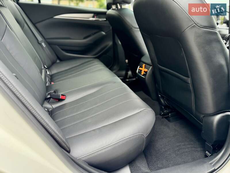 Седан Mazda 6 2018 в Киеве