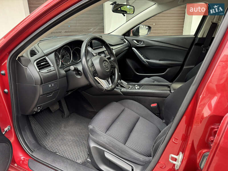 Седан Mazda 6 2015 в Днепре