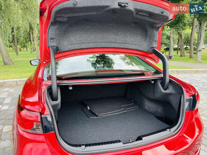 Седан Mazda 6 2017 в Киеве