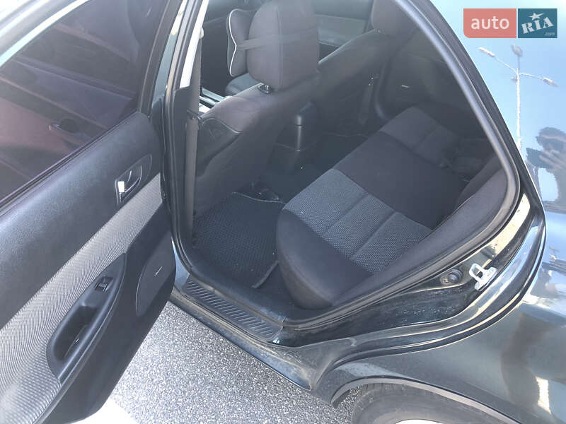 Седан Mazda 6 2004 в Киеве