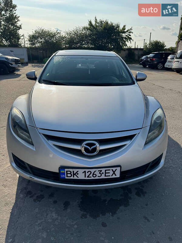 Седан Mazda 6 2011 в Вараше