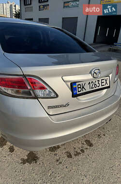 Седан Mazda 6 2011 в 