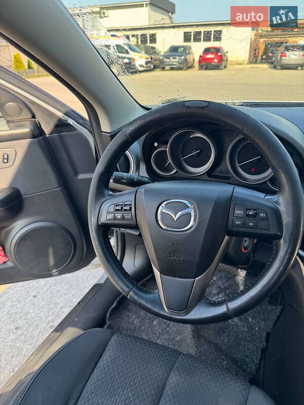 Седан Mazda 6 2011 в Вараше
