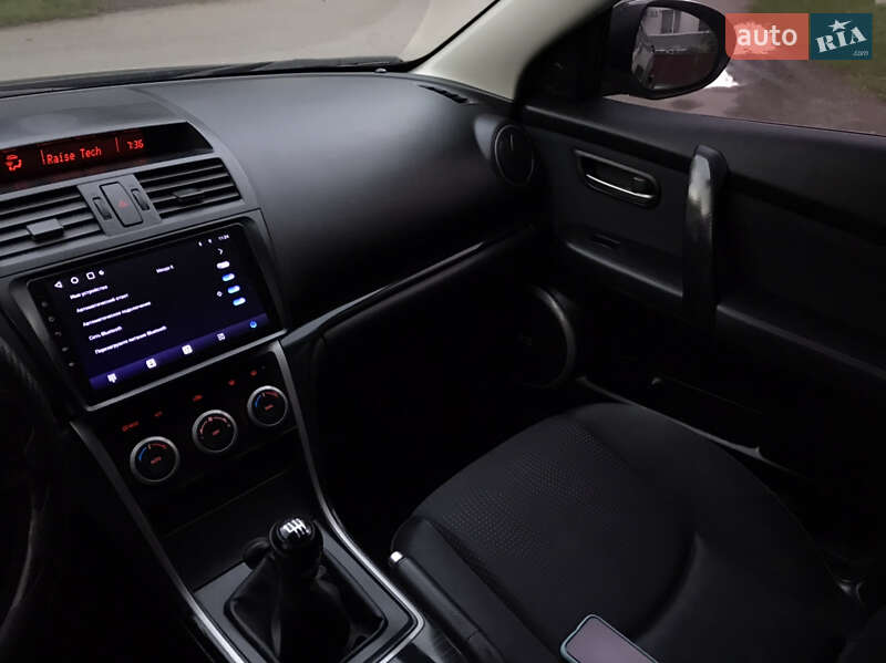 Седан Mazda 6 2008 в Волочиске