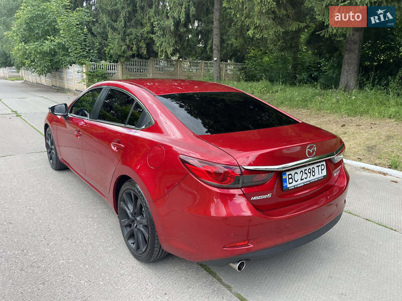 Седан Mazda 6 2012 в Остроге