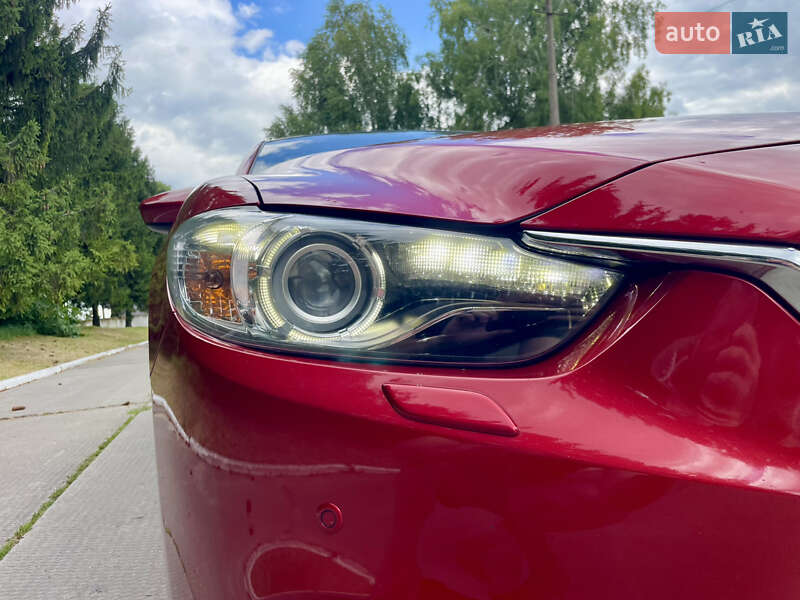 Седан Mazda 6 2012 в Остроге