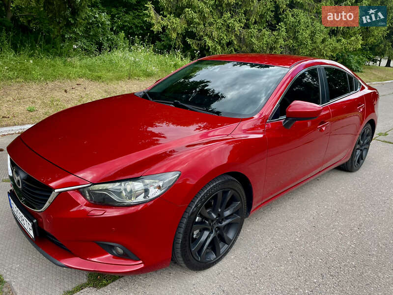 Седан Mazda 6 2012 в Остроге