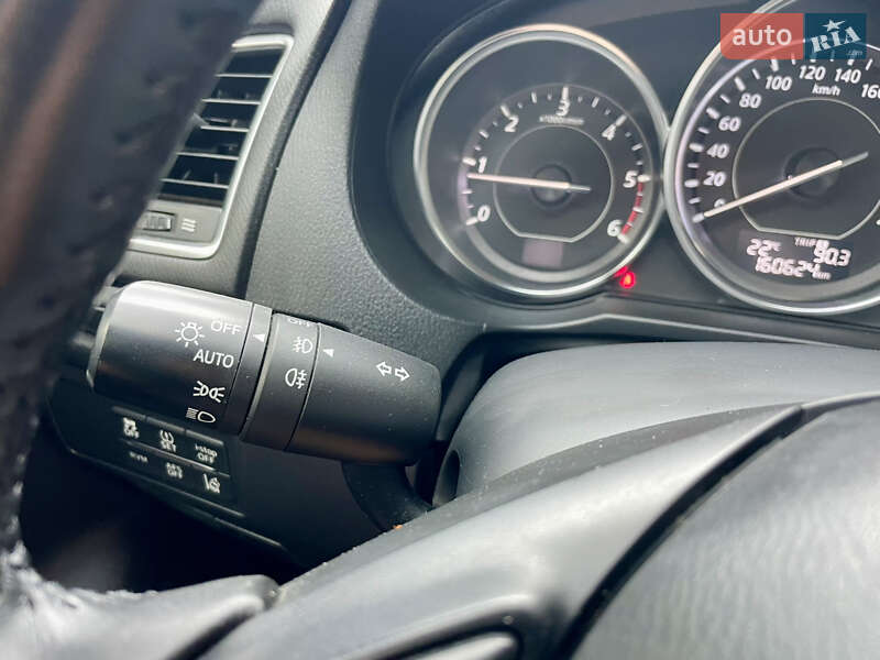 Седан Mazda 6 2012 в Остроге