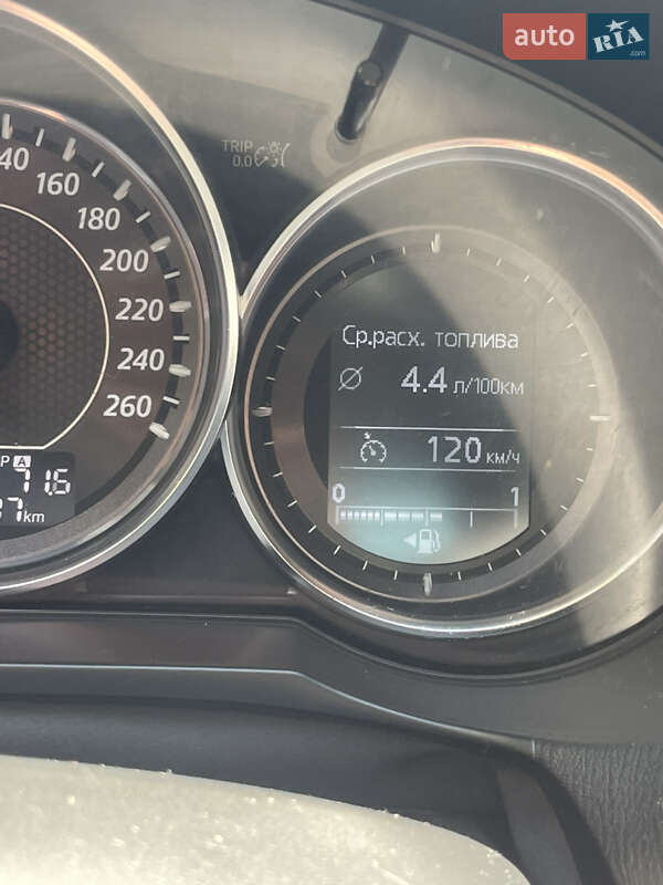 Седан Mazda 6 2012 в Остроге