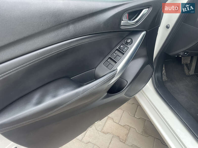 Седан Mazda 6 2014 в Херсоне