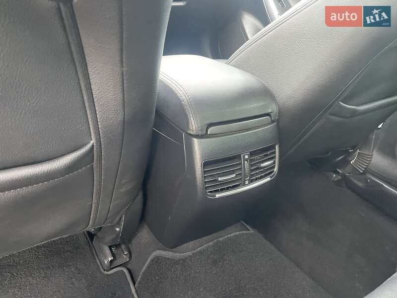 Седан Mazda 6 2014 в Херсоне