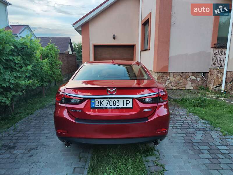 Седан Mazda 6 2013 в Ровно