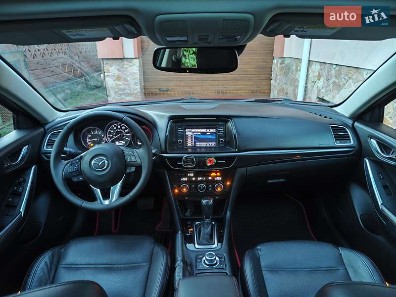 Седан Mazda 6 2013 в Ровно