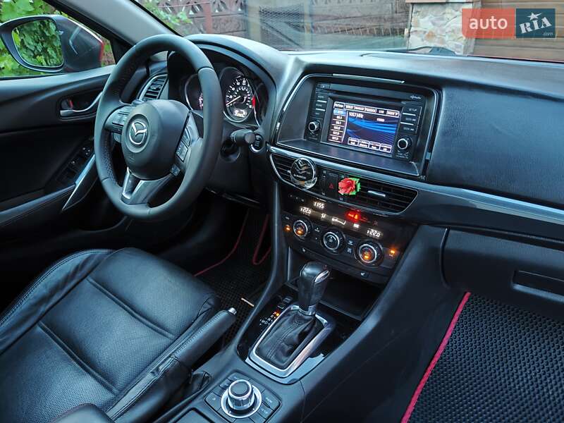 Седан Mazda 6 2013 в Ровно